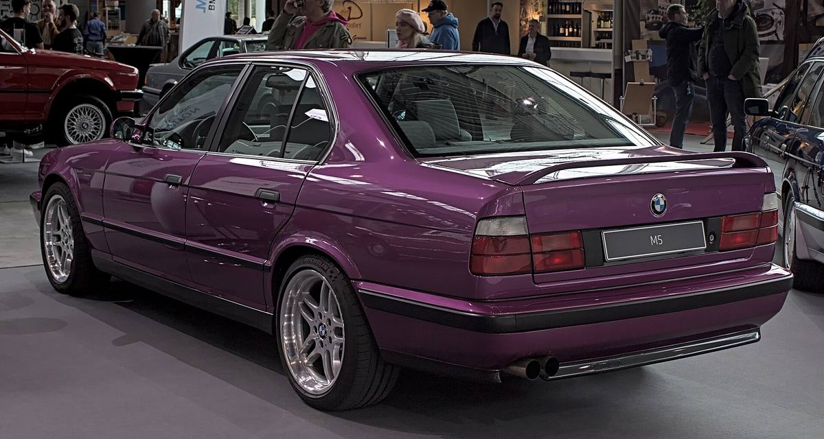 Sedan BMW M5 řady E34 na výstavě Retro Classics 2024