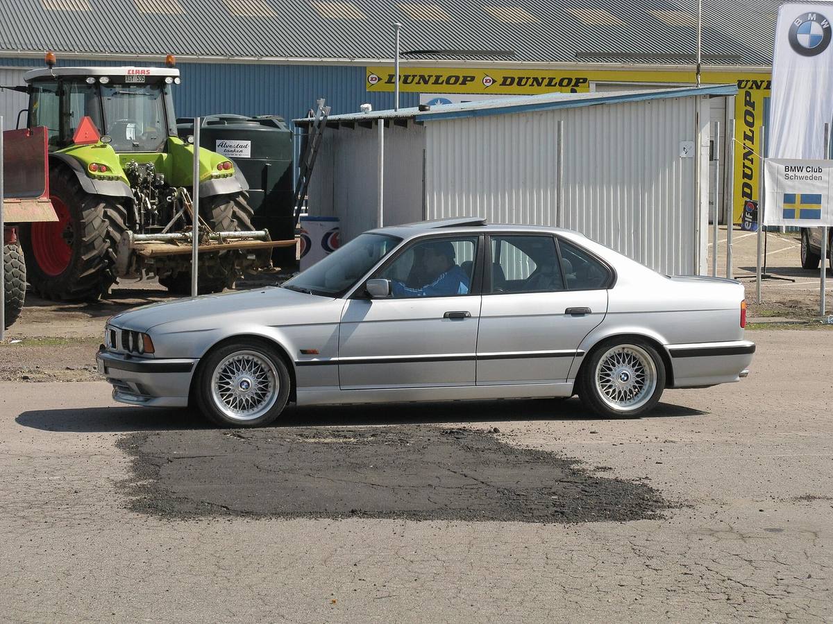 BMW 540i/6 řady E34