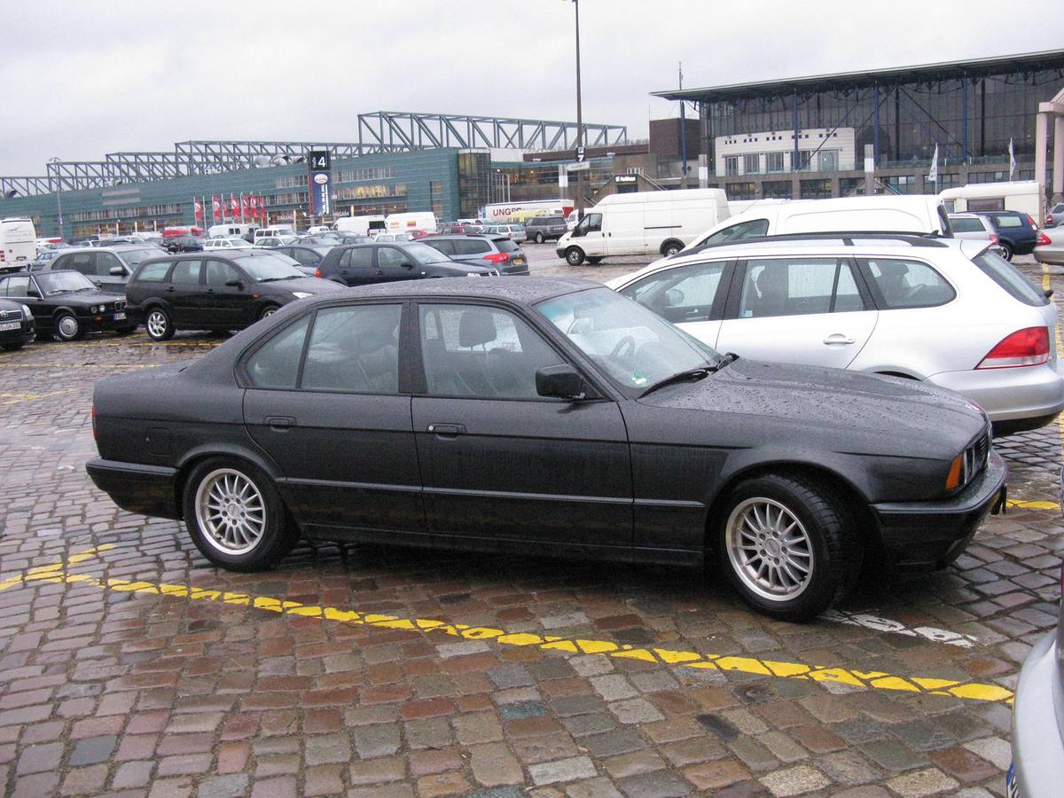 BMW řady 5 generace E34