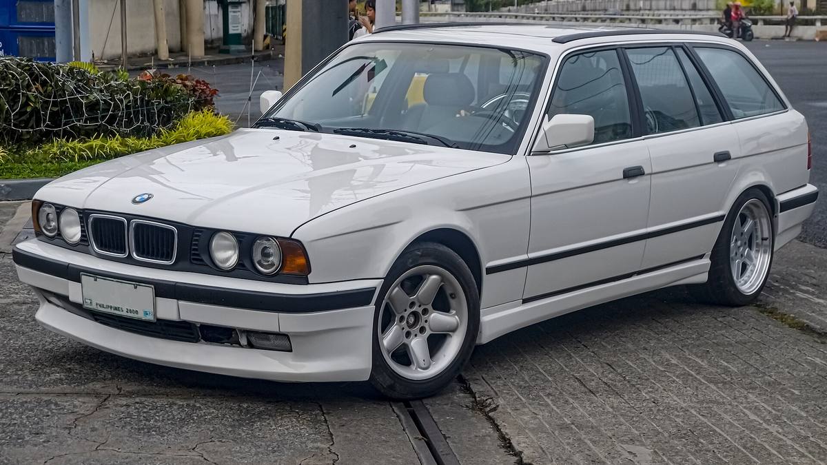 BMW 525i Touring generace E34