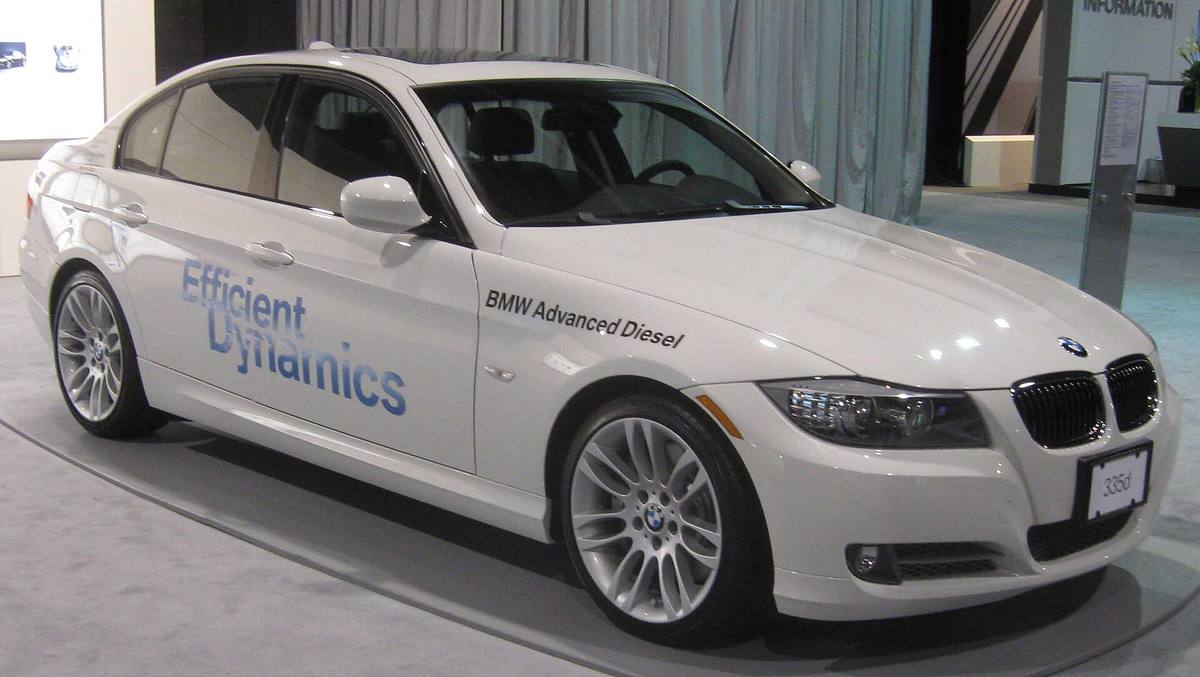 BMW 335d generace E90 vystavené na autosalonu ve Washingtonu v roce 2009