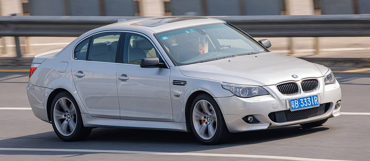 BMW řady 5 v karoserii E60