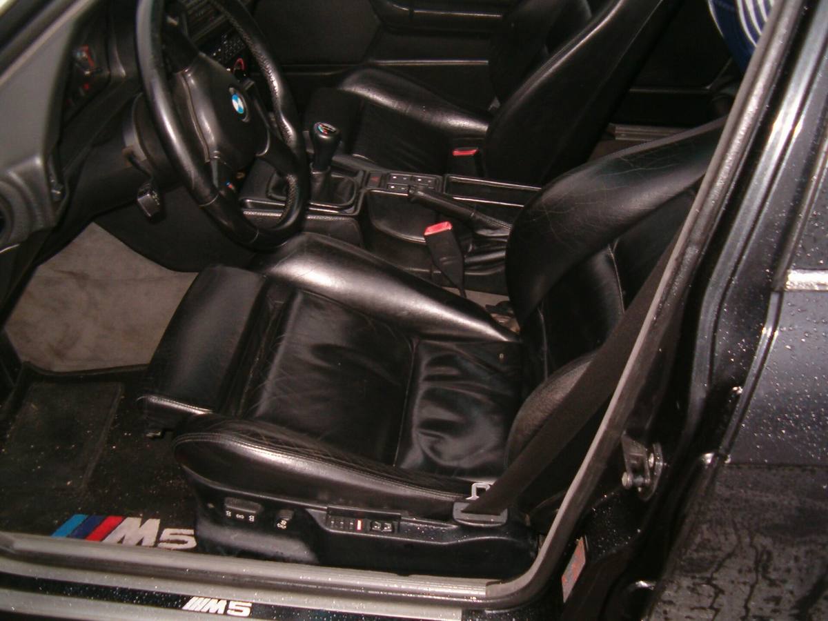 Kožená sportovní sedadla v BMW M5 generace E34