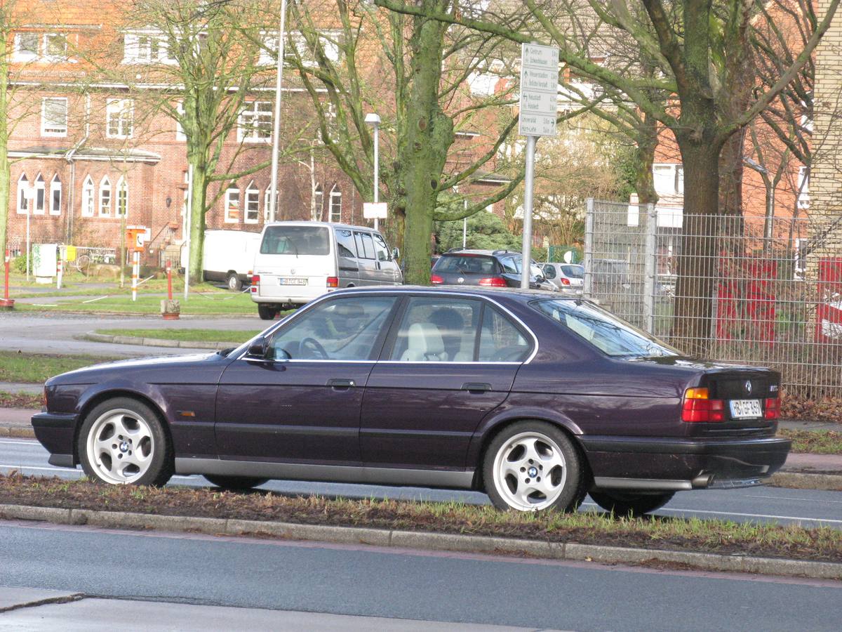 BMW M5 3.8 generace E34