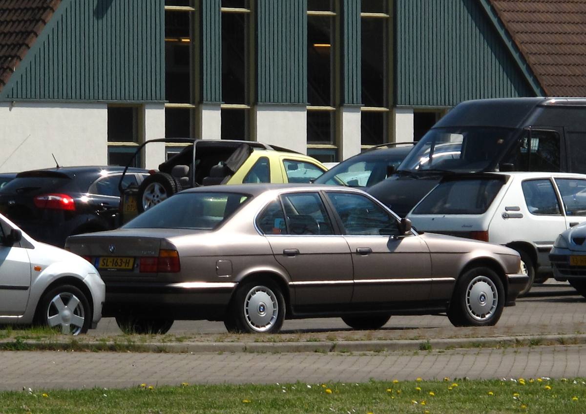 BMW 525i řady E34 z roku 1988